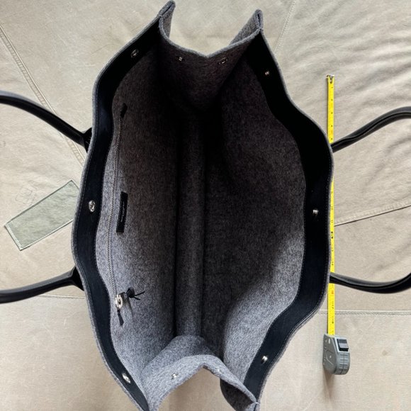 Authentic Saint Laurent Rive Gauche Tote. Never Used. Auth Card+Original Pack. - Picture 6 of 8